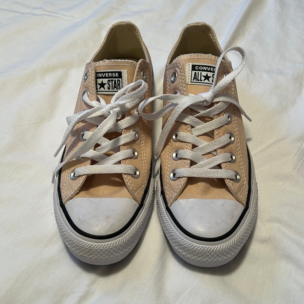 Converse sneakers beige size 8 women’s
